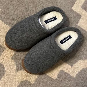 L A N D S • E N D • Men’s Fleece Clog Slippers